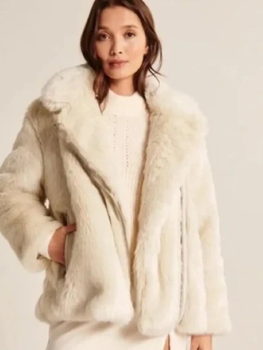 Abercrombie & Fitch Faux Fur Coat Medium Cream Cozy Fall White Winter